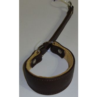 Puolikuristava leveä nappanahkapanta kur.osa nahkaa tumman ruskea