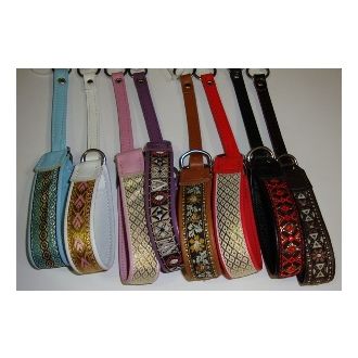 Puolikuristava nappanahkapanta koristenauhalla  kur.osa nahkaa lila