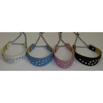 Puolikuristava nappanahkapanta ketjulla ja kivillä 23 cm